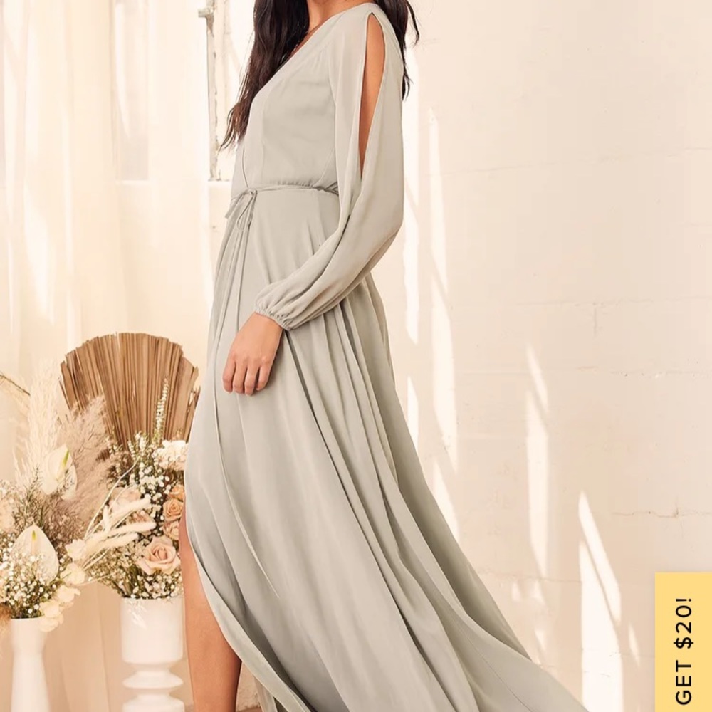 Lulu’s Tonight is the night cold shoulder maxi. S - Picture 2 of 5